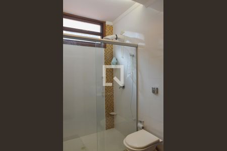 Casa à venda com 333m², 4 quartos e 4 vagasBanheiro da Suíte 2