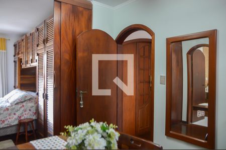 Casa à venda com 333m², 4 quartos e 4 vagasSuíte 2