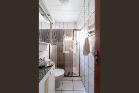 Casa à venda com 218m², 4 quartos e 4 vagasBanheiro do Quarto 2