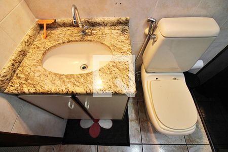 Casa à venda com 159m², 3 quartos e 2 vagasBanheiro Social