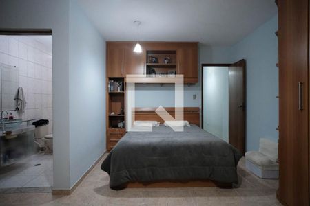 Casa à venda com 169m², 4 quartos e 2 vagasSuíte