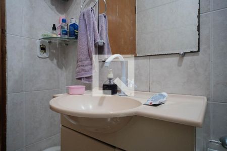 Casa à venda com 169m², 4 quartos e 2 vagasBanheiro