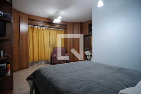 Casa à venda com 169m², 4 quartos e 2 vagasSuíte