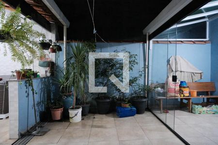 Casa à venda com 169m², 4 quartos e 2 vagasQuintal