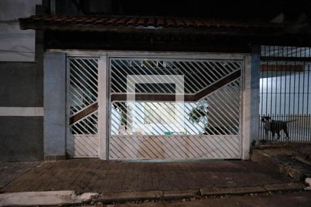 Casa à venda com 169m², 4 quartos e 2 vagasFachada