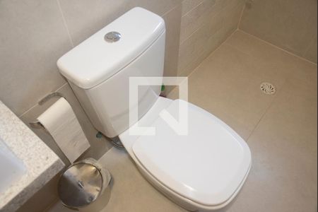 Casa à venda com 232m², 5 quartos e 4 vagasBanheiro da Suíte Externa