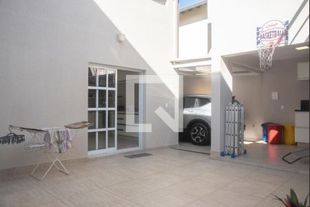 Casa à venda com 232m², 5 quartos e 4 vagasQuintal/Área de Lazer