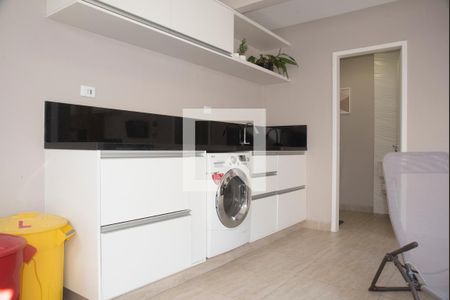 Casa à venda com 232m², 5 quartos e 4 vagasÁrea de Serviço