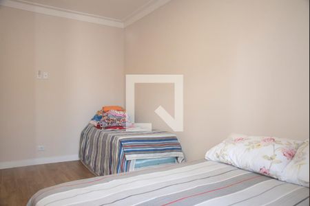 Casa à venda com 232m², 5 quartos e 4 vagasQuarto 2