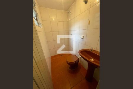 Banheiro de casa para alugar com 1 quarto, 30m² em Jardim Guarau, São Paulo