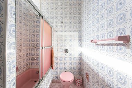 Casa à venda com 134m², 3 quartos e 1 vaga Casa à venda com 134m², 3 quartos e 1 vagaBanheiro da Suíte