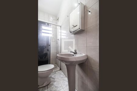 Casa para alugar com 100m², 2 quartos e 2 vagasBanheiro