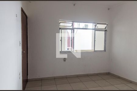 Casa para alugar com 100m², 2 quartos e 2 vagasSala