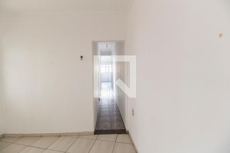Casa para alugar com 100m², 2 quartos e 2 vagasCorredor