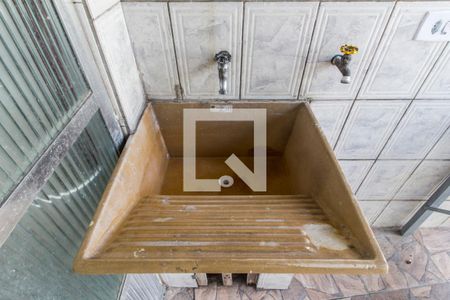 Casa para alugar com 100m², 2 quartos e 2 vagasDetalhe da area de serviço