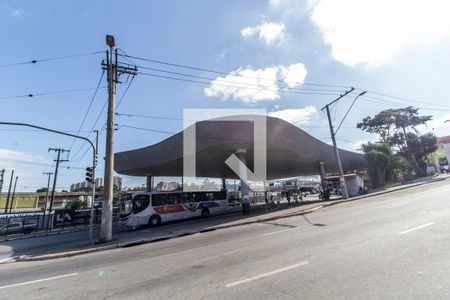 Casa para alugar com 100m², 2 quartos e 2 vagasPonto de ônibus