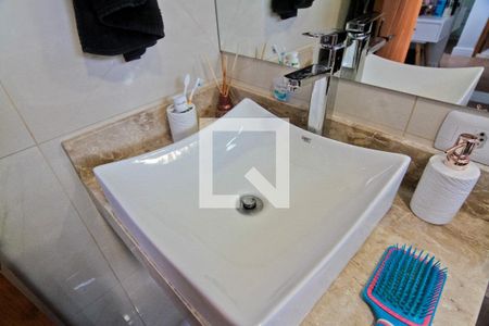 Casa à venda com 130m², 3 quartos e 2 vagas Casa à venda com 130m², 3 quartos e 2 vagasBanheiro da Suíte