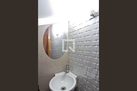 Casa à venda com 130m², 3 quartos e 2 vagas Casa à venda com 130m², 3 quartos e 2 vagasBanheiro garagem