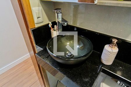 Casa à venda com 130m², 3 quartos e 2 vagas Casa à venda com 130m², 3 quartos e 2 vagasBanheiro