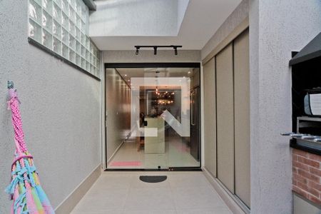 Casa à venda com 130m², 3 quartos e 2 vagas Casa à venda com 130m², 3 quartos e 2 vagasÁrea externa