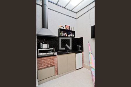 Casa à venda com 130m², 3 quartos e 2 vagas Casa à venda com 130m², 3 quartos e 2 vagasÁrea externa