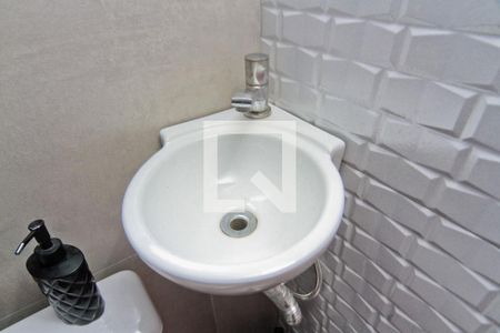 Casa à venda com 130m², 3 quartos e 2 vagas Casa à venda com 130m², 3 quartos e 2 vagasBanheiro garagem