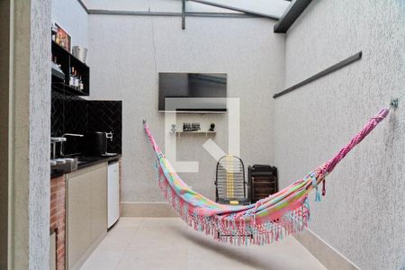 Casa à venda com 130m², 3 quartos e 2 vagas Casa à venda com 130m², 3 quartos e 2 vagasÁrea externa