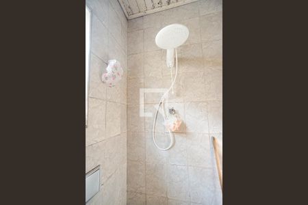 Casa à venda com 140m², 2 quartos e 2 vagasChuveiro