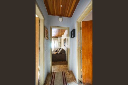 Casa à venda com 140m², 2 quartos e 2 vagasHall dos quartos