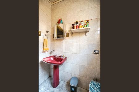 Casa à venda com 140m², 2 quartos e 2 vagasBanheiro social