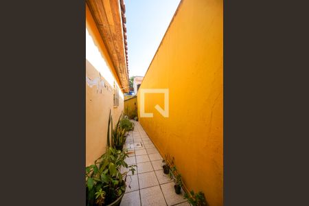 Casa à venda com 140m², 2 quartos e 2 vagasCorredor lateral