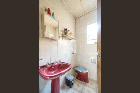 Casa à venda com 140m², 2 quartos e 2 vagasBanheiro social