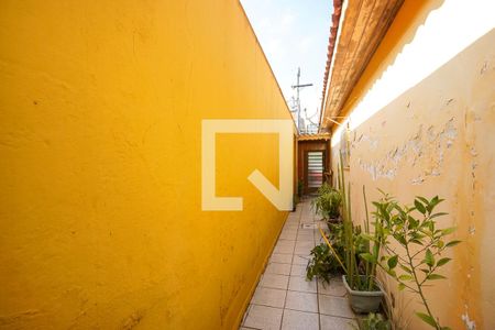 Casa à venda com 140m², 2 quartos e 2 vagasCorredor lateral