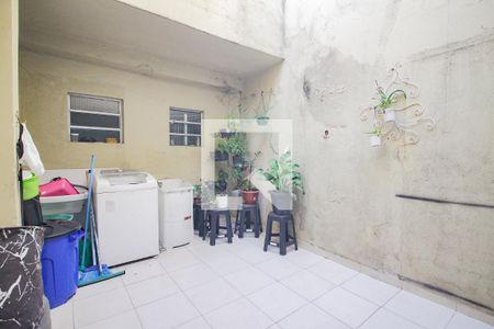 Casa à venda com 96m², 3 quartos e 2 vagasarea de serviço