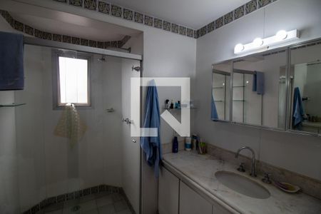 Apartamento à venda com 250m², 3 quartos e 2 vagas Apartamento à venda com 250m², 3 quartos e 2 vagasBanheiro