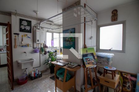 Apartamento à venda com 250m², 3 quartos e 2 vagas Apartamento à venda com 250m², 3 quartos e 2 vagasÁrea de Serviço