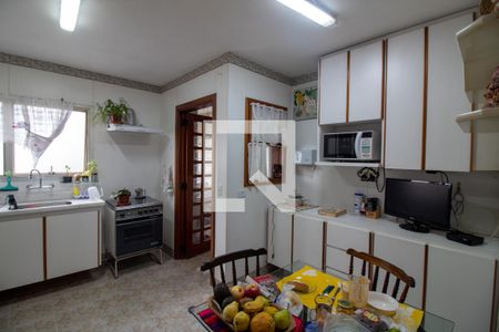 Apartamento à venda com 250m², 3 quartos e 2 vagas Apartamento à venda com 250m², 3 quartos e 2 vagasCozinha