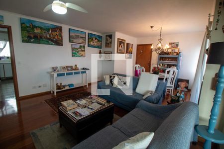 Apartamento à venda com 250m², 3 quartos e 2 vagas Apartamento à venda com 250m², 3 quartos e 2 vagasSala