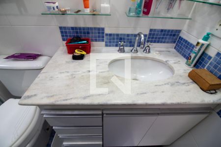 Apartamento à venda com 250m², 3 quartos e 2 vagas Apartamento à venda com 250m², 3 quartos e 2 vagasBanheiro da Suíte