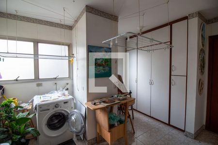 Apartamento à venda com 250m², 3 quartos e 2 vagas Apartamento à venda com 250m², 3 quartos e 2 vagasÁrea de Serviço