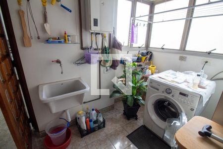 Apartamento à venda com 250m², 3 quartos e 2 vagas Apartamento à venda com 250m², 3 quartos e 2 vagasÁrea de Serviço