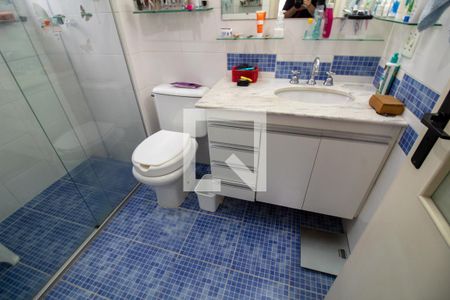 Apartamento à venda com 250m², 3 quartos e 2 vagas Apartamento à venda com 250m², 3 quartos e 2 vagasBanheiro da Suíte