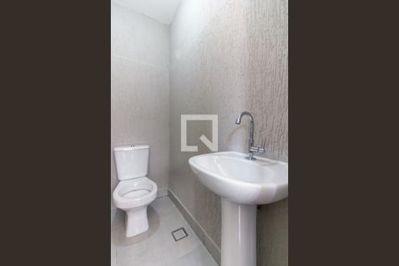 Casa para alugar com 180m², 3 quartos e 4 vagasBanheiro externo