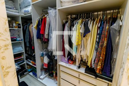 Apartamento para alugar com 119m², 3 quartos e 2 vagas Apartamento para alugar com 119m², 3 quartos e 2 vagasCloset da suíte 1