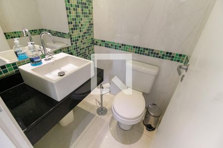 Lavabo de apartamento para alugar com 3 quartos, 119m² em Lar São Paulo, São Paulo