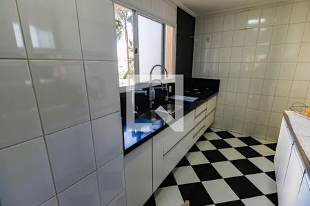 Apartamento para alugar com 119m², 3 quartos e 2 vagas Apartamento para alugar com 119m², 3 quartos e 2 vagasCozinha - Armários