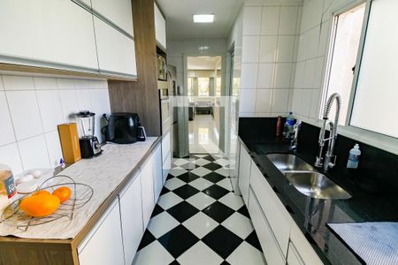 Apartamento para alugar com 119m², 3 quartos e 2 vagas Apartamento para alugar com 119m², 3 quartos e 2 vagasCozinha - Armários