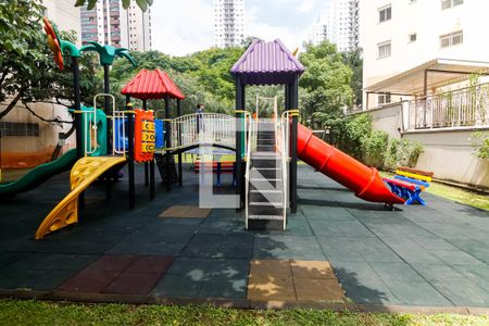 Apartamento para alugar com 119m², 3 quartos e 2 vagas Apartamento para alugar com 119m², 3 quartos e 2 vagasÁrea comum - Playground