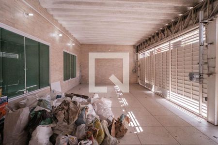 Casa à venda com 259m², 3 quartos e 3 vagas Casa à venda com 259m², 3 quartos e 3 vagasGaragem