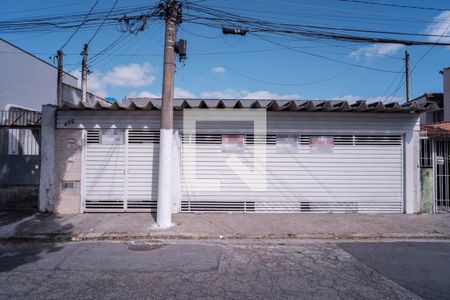 Casa à venda com 259m², 3 quartos e 3 vagas Casa à venda com 259m², 3 quartos e 3 vagasFachada